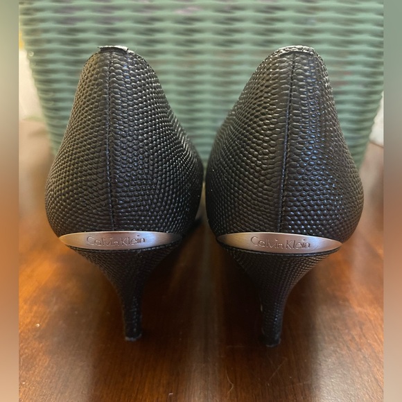 Calvin Klein Women's Patna Pointed Toe Classic Pumps Grege Black - Picture 6 of 8